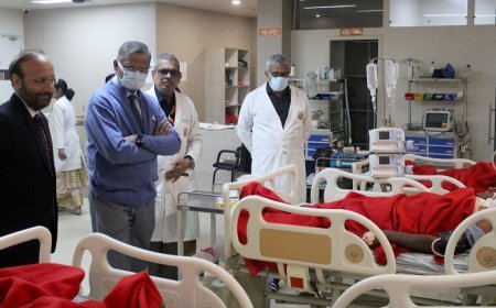 Gorakhpur News: एम्स के निदेशक प्रो. अजय सिंह ने किया महायोगी गोरखनाथ विवि का दौरा, गोरखनाथ मेडिकल कॉलेज को एम्स भोपाल और गोरखपुर से मिलेगी लाइव आसीयू सेवा। 