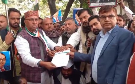 Ballia News: डां0 बी आर आंबेडकर पर अमित शाह के बयान को लेकर कांग्रेस का जबरदस्त प्रदर्शन।