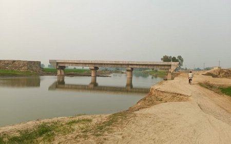 Hardoi News: 3 वर्षों से पुल नहीं हो रहा पूरा, क्षेत्रीय नागरिकों को करना पड़ रहा काफी परेशानी का सामना। 