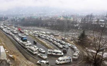 Himachal News: मनाली जाने से पहले हो जाएं सावधान, बर्फबारी से 134 सड़के हुई बंद। 