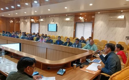 Hardoi News: जिलाधिकारी ने स्कूल सुरक्षा के सम्बन्ध में दिए निर्देश।