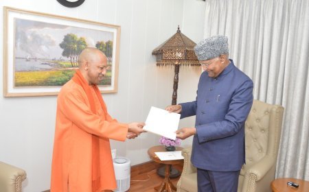 दिल्ली पहुंचकर सीएम योगी ने विशिष्ट अतिथियों को महाकुम्भ के लिए किया आमंत्रित