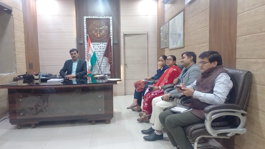 डीईजीएस की बैठक में रिकार्ड की स्कैनिंग के लिए टेबलेट खरीदने के निर्देश