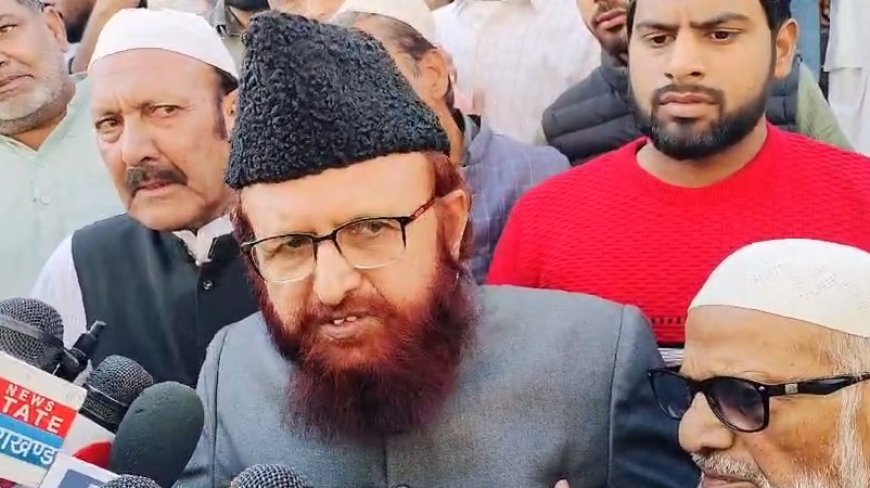 Sambhal News: सांसद पिता बोले- गैर कानूनी तरीके से बाबरी मस्जिद को किया गया शहीद। 