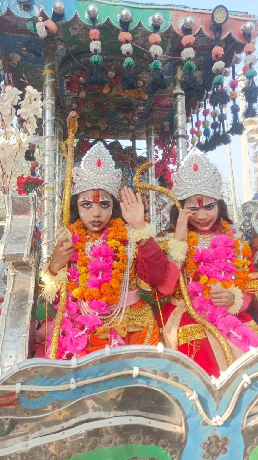 हरदोई: धूमधाम से निकली श्री राम बारात, ड्रोन की नजर में नगर के विभिन्न मार्गों से गुजरी विवाह-यात्रा, पुलिस बल रहा मुस्तैद