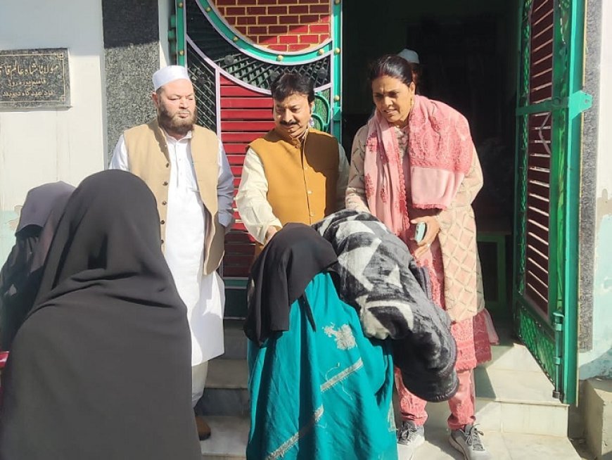 Deoband News: जमीयत ने 145 असहाय लोगों को गर्म कंबलों का वितरण किया। 