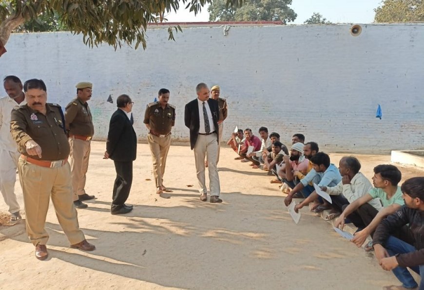 Hardoi News: अपर जिला जज ने किया जिला कारागार का निरीक्षण। 