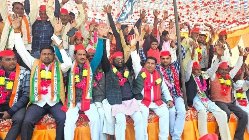 Shahjahanpur News: पैंटून पुल को लेकर इण्डिया गठबंधन की शुरू हुई भूख हडताल। 