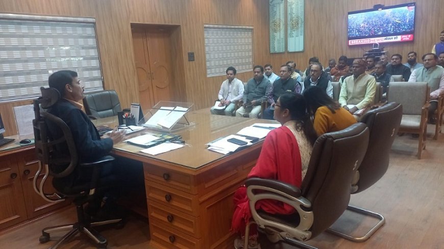 Hardoi News: जिलाधिकारी ने की सामूहिक विवाह की तैयारियों की समीक्षा। 