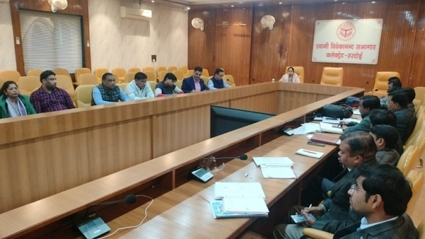 Hardoi News:  सीडीओ ने की बड़ी कार्यवाही- धीमी प्रगति पर सुरसा, बावन, अहिरोरी और सांडी के पशु चिकित्सा अधिकारियों को कारण बताओ नोटिस जारी करने के दिये निर्देश। 