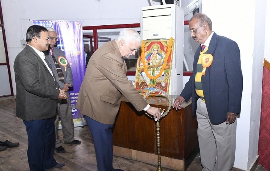 Lucknow News: यूपी सचिवालय पेंशनर्स वेलफेयर एसोसिएशन के 15वें वार्षिक अधिवेशन में पूर्व मुख्य सचिव दुर्गा शंकर मिश्र ने किया प्रतिभाग। 