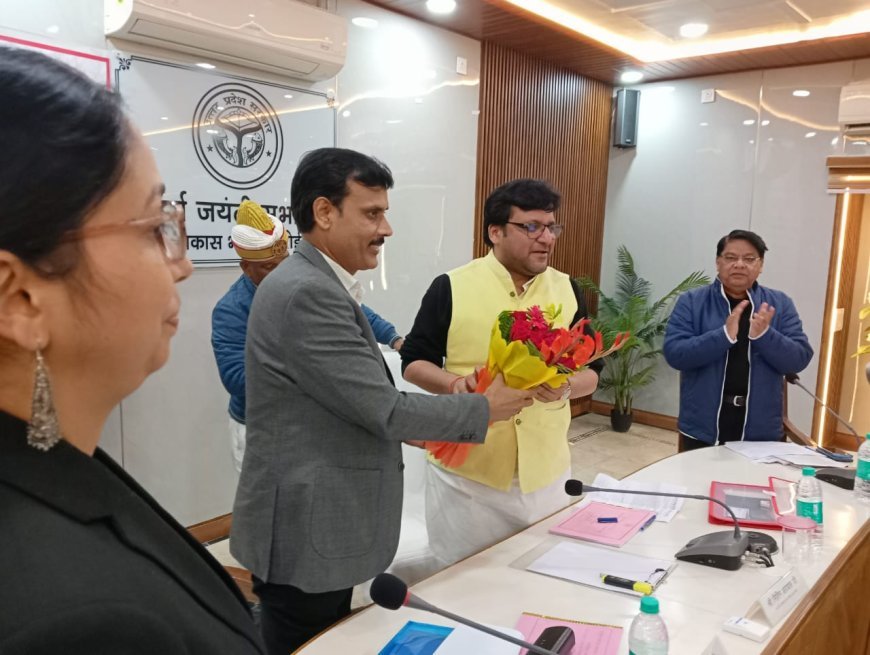 Hardoi: राज्यमंत्री नितिन अग्रवाल ने परियोजनाओं की देरी पर नाराजगी जतायी तो गौशालाओं में सीसीटीवी लगाने की सराहना की