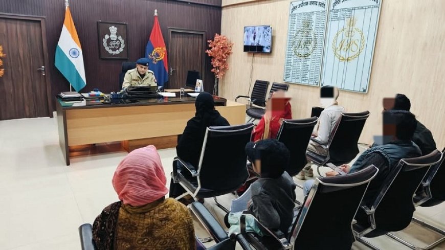 Hardoi News: जनसुनवाई में एसपी ने 49 शिकायतों को सुना, शीघ्र निस्तारित करने के निर्देश दिए। 