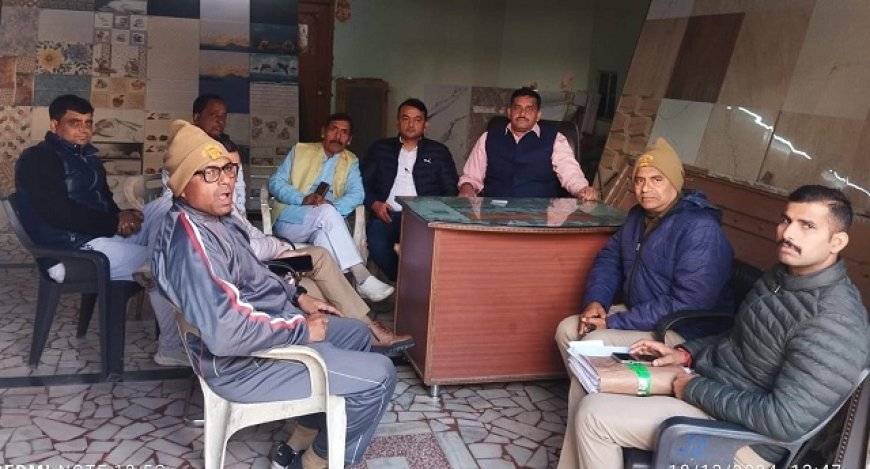 Kanpur News: कांग्रेस व्यापार प्रकोष्ठ के जिला अध्यक्ष आदित्य चौबे को पुलिस ने किया नजर बंद। 