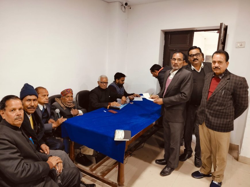 Hardoi News: बार एसोसिएशन के लिए मतदान जारी, डेढ़ बजे तक 50 फीसदी से ज्यादा वोटिंग हुई। 