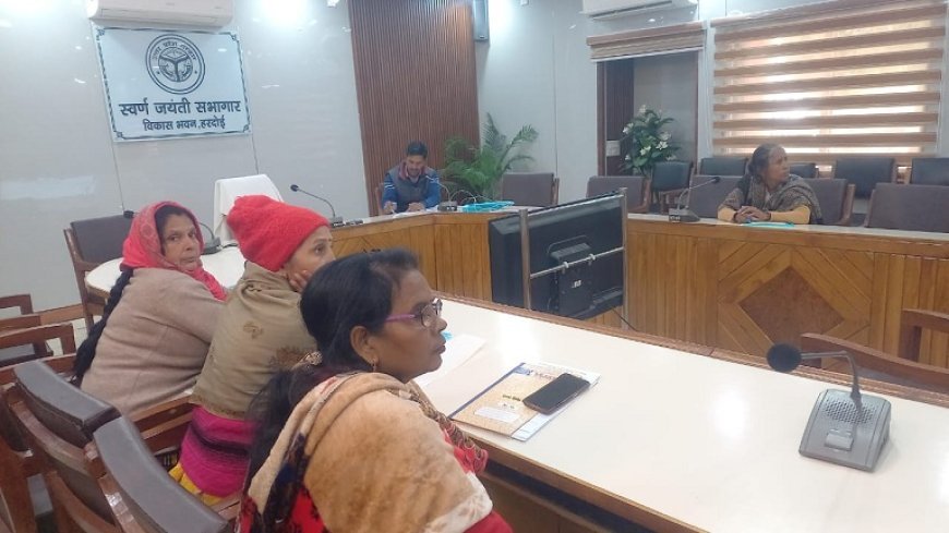 Hardoi News: जनगणना टीम द्वारा प्रगणकों को किया गया प्रशिक्षित। 