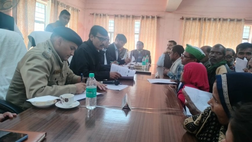 हरदोई: डीएम-एसपी ने फरियादियों की समस्याएं सुनीं, अवैध कब्जे के मामलों में त्वरित कार्रवाई के निर्देश दिए