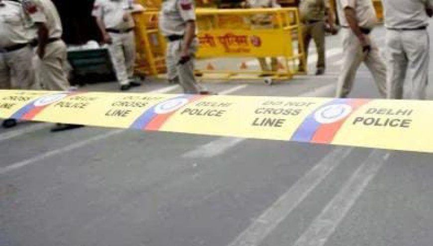 Crime News: दिल्ली में 5 नाबालिक लड़कों ने एक युवक की चाकू से गोदकर कर दी हत्या, इलाके में फैली दहशत।