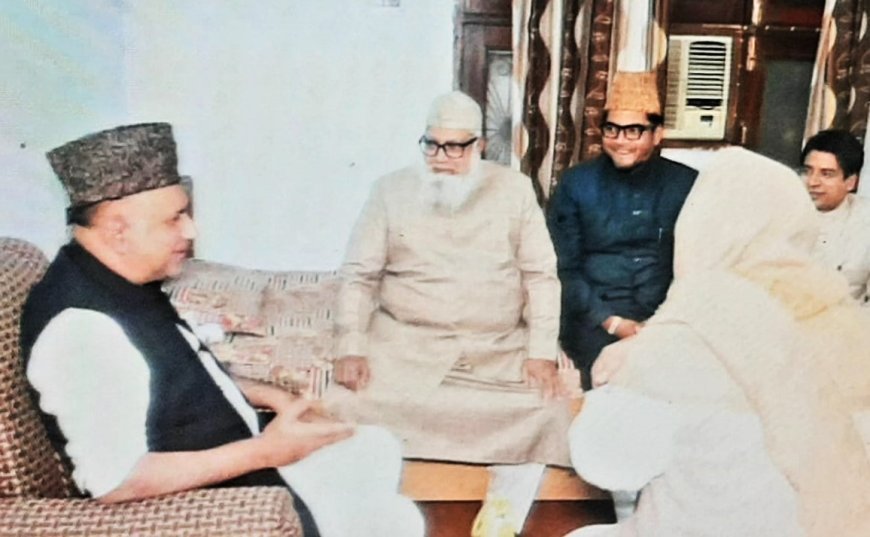 Deoband News: दारुल उलूम पहुंचे बीजेपी सांसद गुलाम अली खटाना, मोहतमिम से मिले, जम्मू-कश्मीर समेत अन्य प्रांतों के छात्रों से की बातचीत। 