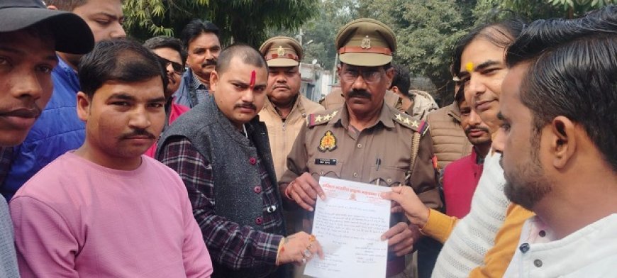 Hardoi News: हरदोई में सपा प्रवक्ता जितेंद्र वर्मा जीतू की टिप्पणी से ब्राह्मण समाज में आक्रोश, कार्यवाही की मांग की। 