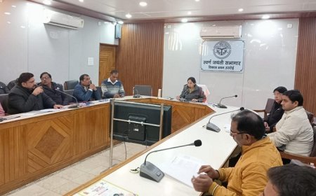 Hardoi News: मुख्य विकास अधिकारी ने की सीएसआर फंड के सम्बन्ध में बैठक।