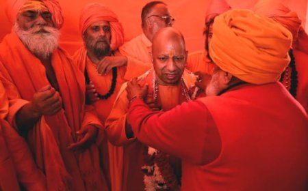 महाकुंभ पर वक्फ के कब्जे वाले बयान पर बिफरे सीएम योगी, कहा- वक्फ बोर्ड है या भू-माफियाओं का बोर्ड