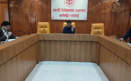 Hardoi News: जिलाधिकारी ने की राजघाट मेला व्यवस्था की समीक्षा। 