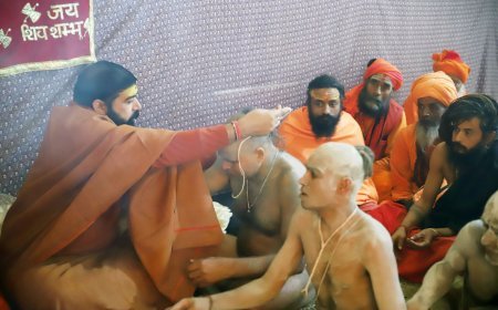 Maha Kumbh 2025: महाकुम्भ में ब्रह्मचर्य दीक्षा समारोह श्री शंभू पंच अग्नि अखाड़ा में शुरू, ब्रह्मचारी बनाने के समारोह की शुरुआत