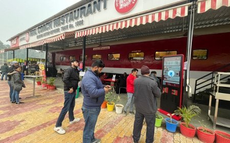 महाकुम्भ 2025: महाकुंभ क्षेत्र में मोबाइल डिस्चार्ज होने के बाद भी नहीं बाधित होगी मोबाइल संचार सेवा। 