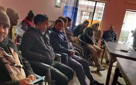 Sitapur News: तहसील मिश्रित बार एसोशिएशन का चुनाव सम्पन्न कराने हेतु हुई आवश्यक बैठक। 