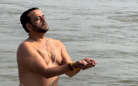 Maha Kumbh 2025: गोरखपुर के सांसद और बॉलीवुड के सुपरस्टार रवि किशन ने संगम में लगाई आस्था की डुबकी