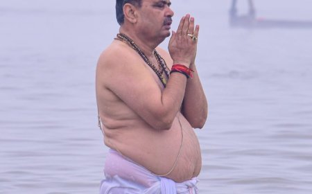 Maha Kumbh 2025: राजस्थान के CM भजनलाल शर्मा ने संगम में लगाई पावन डुबकी