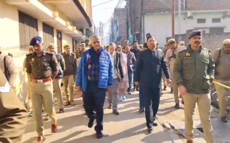 Sambhal Violence: सम्भल से बड़ी खबर- हिंसा मामले में बयान दर्ज करने पहुंची न्यायिक जांच आयोग की टीम, जामा मस्जिद के अंदर भी गई थी आयोग की टीम।