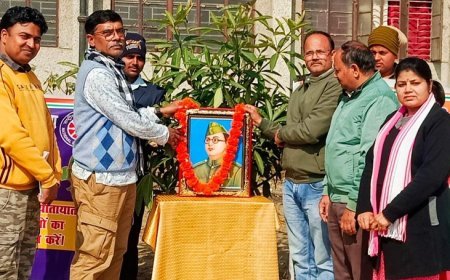 Kairana News: पराक्रम दिवस के रूप में मनाई गई नेताजी की जयंती, V.S.P. GOVT. (PG) COLLEGE  में सड़क सुरक्षा शपथ एवं मानव श्रृंखला का आयोजन। 