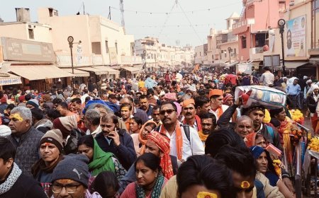 Ayodhya News: 96 घन्टे में 65 लाख श्रद्धालु पहुंचे Ayodhya, रात में ही श्रद्धालुओं से फुल हो गई Ayodhya