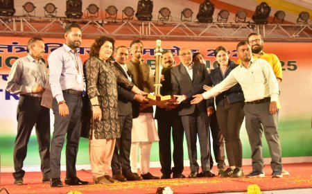 Delhi News: गणतंत्र दिवस परेड में उत्तर प्रदेश की झांकी ने पाया पहला स्थान