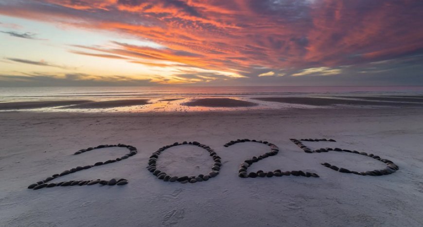 Happy New Year 2025: गीत- फिर कुछ सपनों का हुआ अंत ....