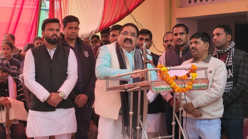 Hardoi News: क्षेत्रीय महामंत्री भाजपा पीके वर्मा ने सैनिक सम्मान समारोह को किया संबोधित। 