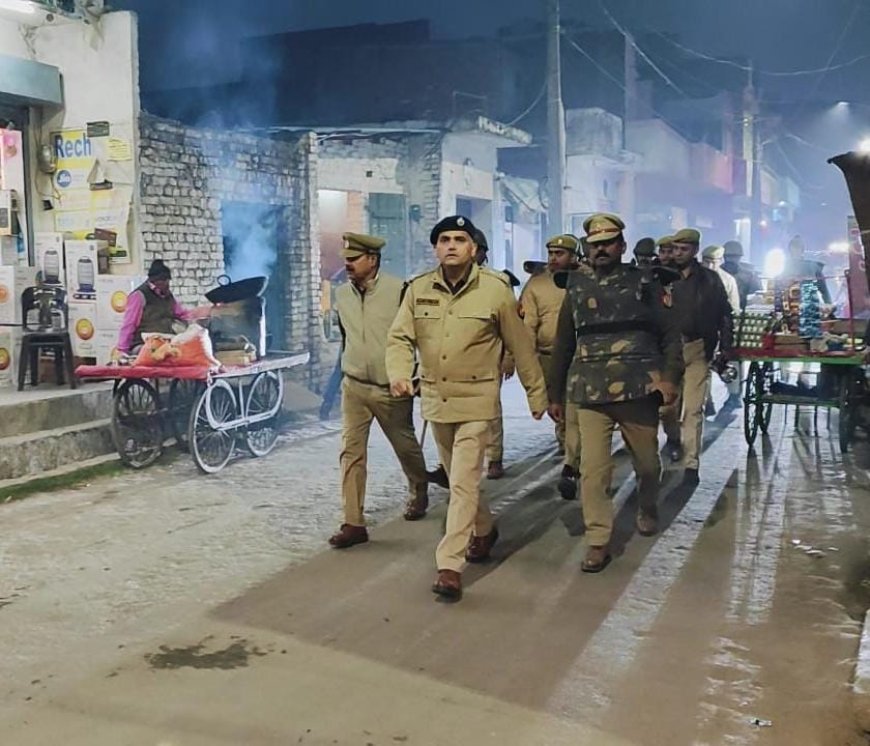 हरदोई: एसपी ने सुरक्षा व्यवस्था का जायजा लिया, बैंक सीसीटीवी कैमरो को चेक किया