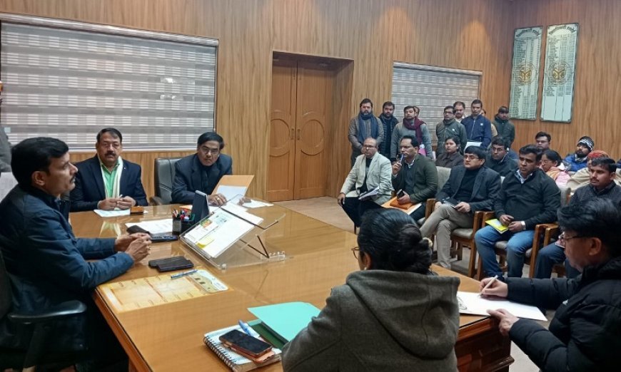 Hardoi News: जिलाधिकारी ने की पीएम श्री विद्यालयों के सम्बन्ध में समीक्षा बैठक। 