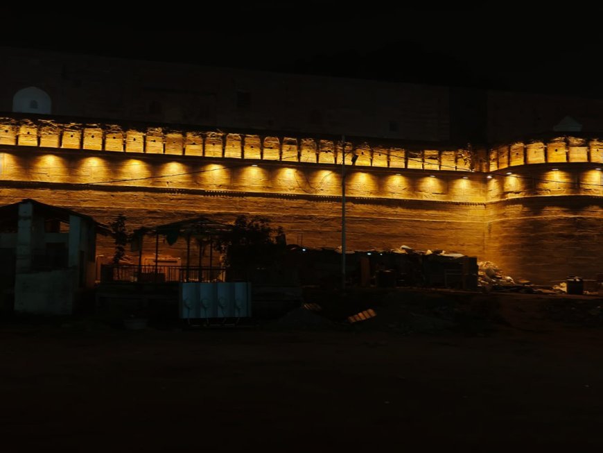 भव्य महाकुम्भ: आस्था की डुबकी लगाने आ रहे श्रद्धालु मेला की सजावट देखकर हो रहे आकर्षित 