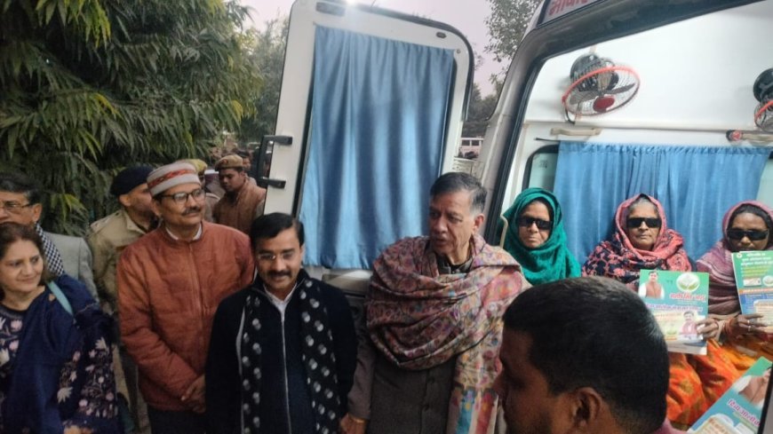 हरदोई: वि. अध्यक्ष सतीश महाना ने जरुरतमंदो को कम्बल बांटे, विधायक आशीष सिंह आशू की प्रशंसा की