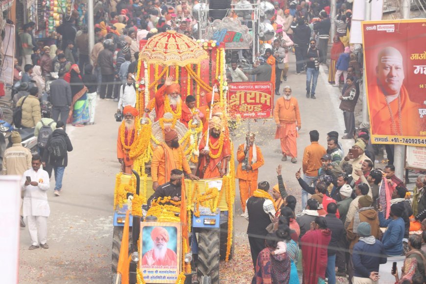 नागा संन्यासियों के श्री तपोनिधि आनंद अखाड़े ने किया महाकुम्भ में भव्य छावनी प्रवेश 