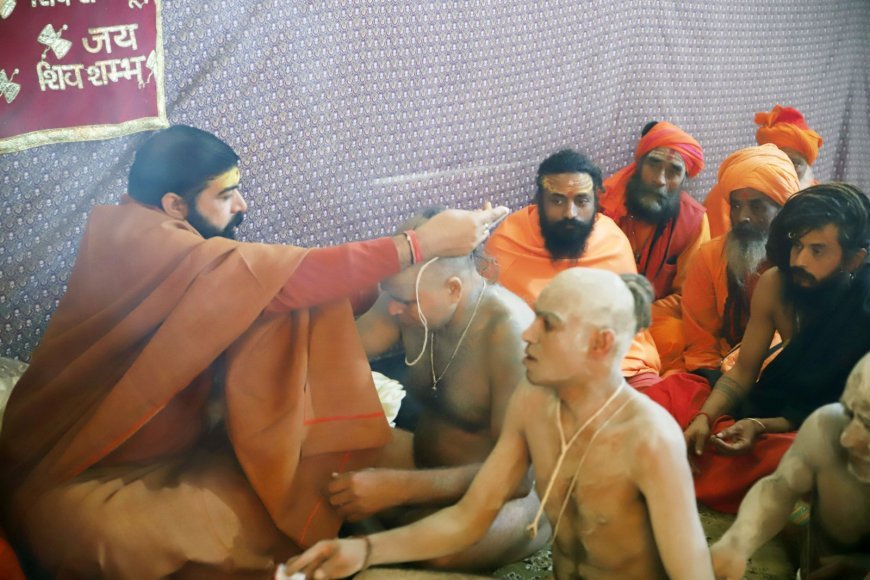 Maha Kumbh 2025: महाकुम्भ में ब्रह्मचर्य दीक्षा समारोह श्री शंभू पंच अग्नि अखाड़ा में शुरू, ब्रह्मचारी बनाने के समारोह की शुरुआत