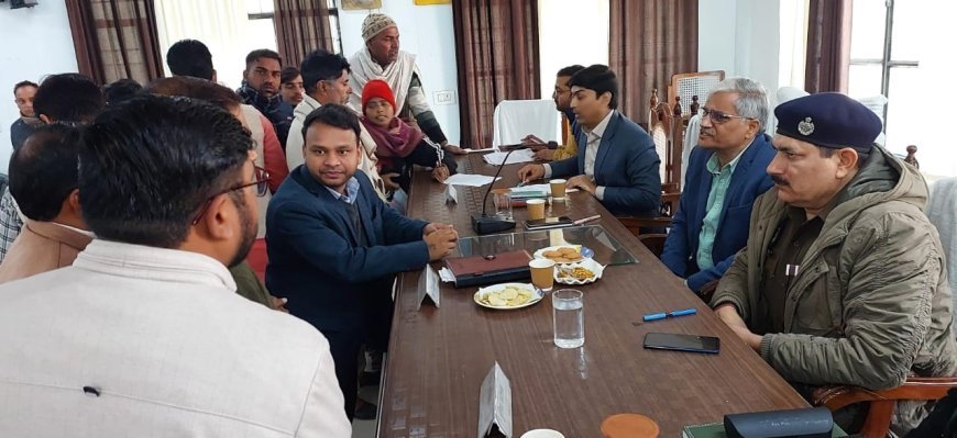 Shamli News: सम्पूर्ण समाधान दिवस में आई 19 शिकायतें, चार निस्तारित