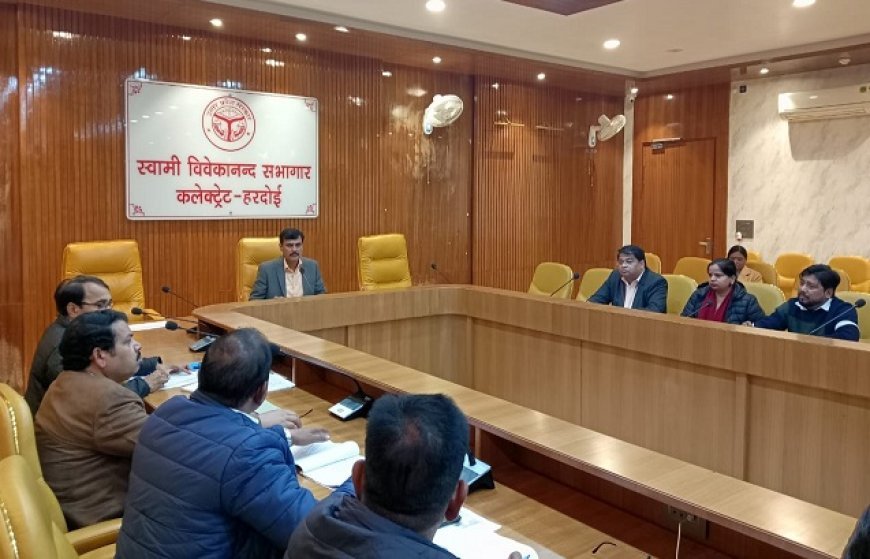 Hardoi News: बच्चों के पोषण संबंधी कार्यों में किसी भी स्तर की लापरवाही बर्दाश्त नहीं की जाएगी-जिलाधिकारी