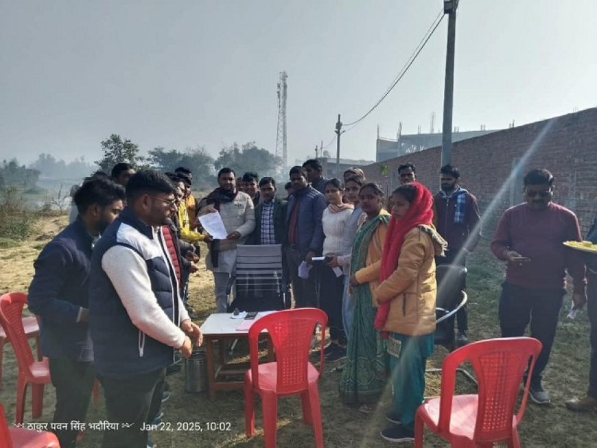 Shahjahanpur News: पंचायत सहायकों Panchayat Assistants का अल्प मानदेय, नही हो पा रहा गुजारा। 