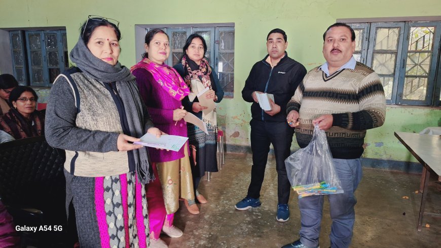 Lucknow News: मीना मंच-पॉवर एंजल्स से बालिकाओं को सशक्त बनाने के प्रयास में जुटी Yogi Sarkar, ब्लॉक स्तर पर सुगमकर्ता कार्यशालाएं शुरू