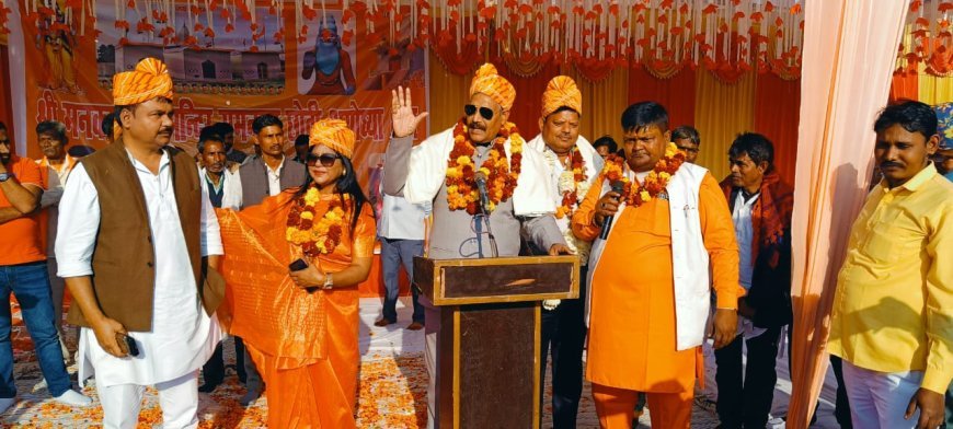 Hardoi News: छोटी अयोध्या धाम पर 501 कन्याओं ने भोग ग्रहण कर महंत अजय बागी व भक्तों को दिया आशीर्वाद