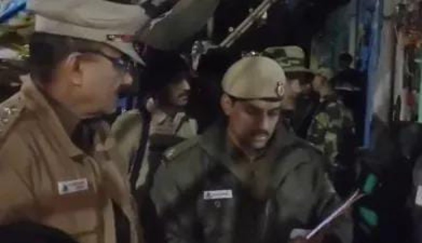 Delhi News: दिल्ली में अवैध बांग्लादेशियों के खिलाफ पुलिस ने चलाया अभियान, आधी रात जगह-जगह पर की चेकिंग। 